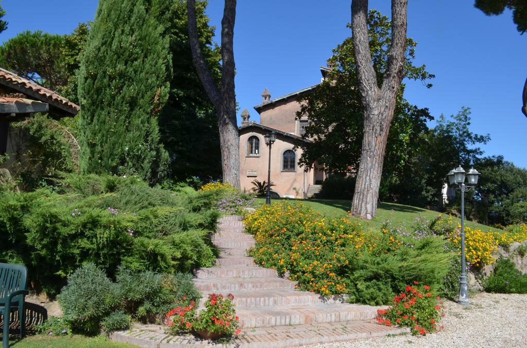 Frühstückspension Parco Delle Nazioni - Relax Grand Castel di Decima